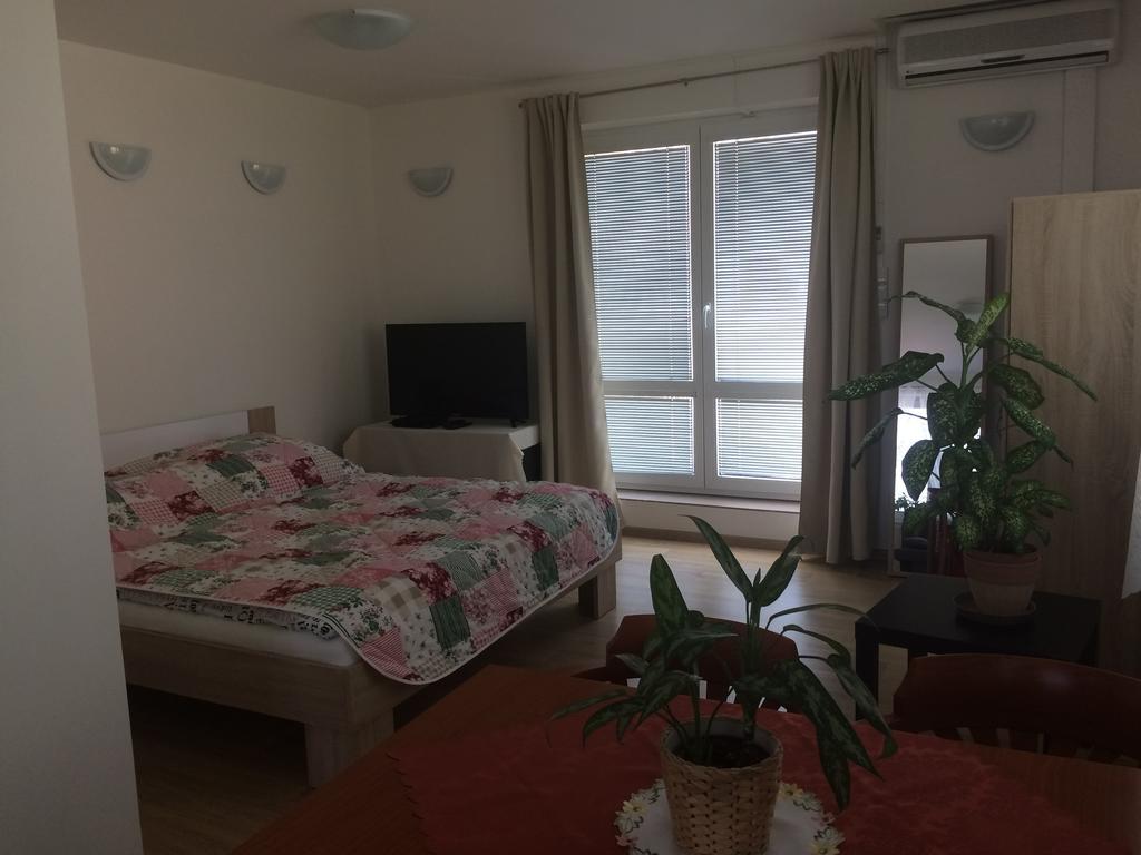 Apartment Praha 4 エクステリア 写真